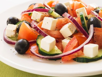 Insalata greca con Pomodori, Cetrioli, Cipolla e Olive nere